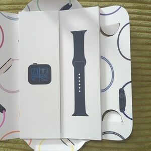 Apple Watch SE 3 44mm Midnight Al Midnight SB M/L CEL. Brand New Never Opened.
